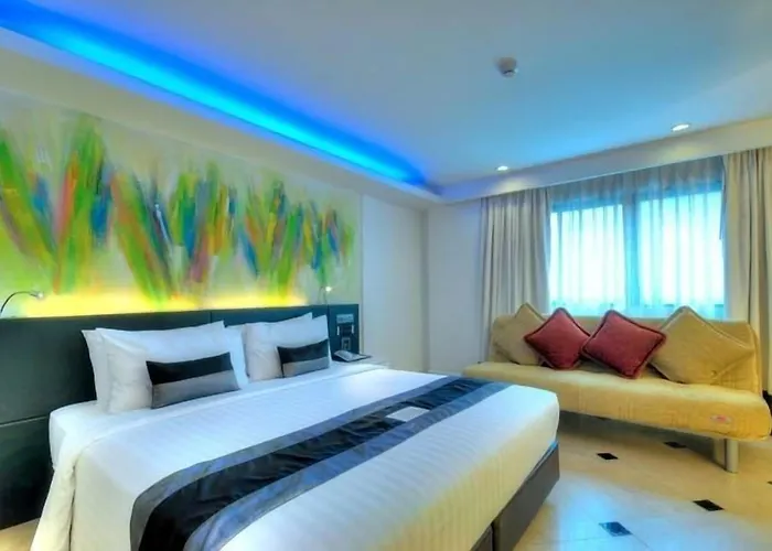 Aspira Skyy Sukhumvit 1 ホテル 4*