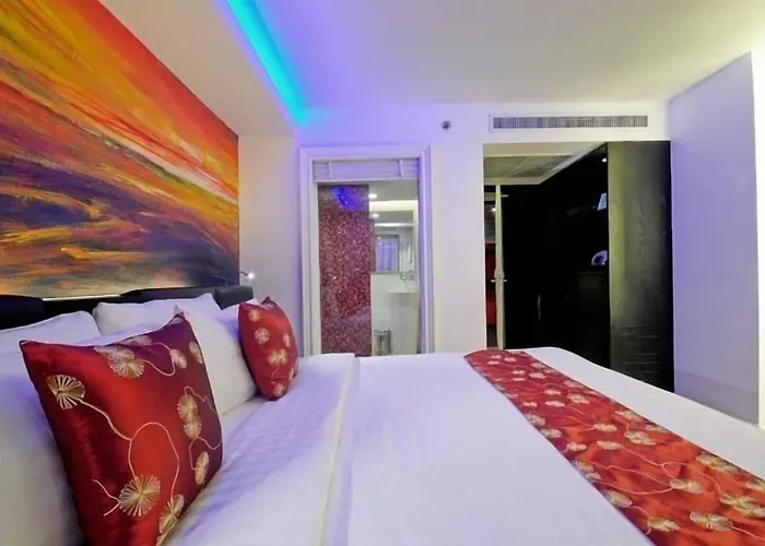 Aspira Skyy Sukhumvit 1 ホテル バンコク都