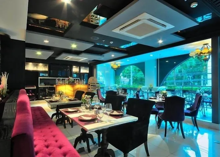 Aspira Skyy Sukhumvit 1 ホテル