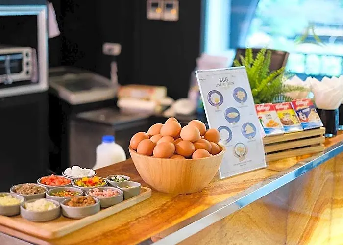 Aspira Skyy Sukhumvit 1 ホテル 4*